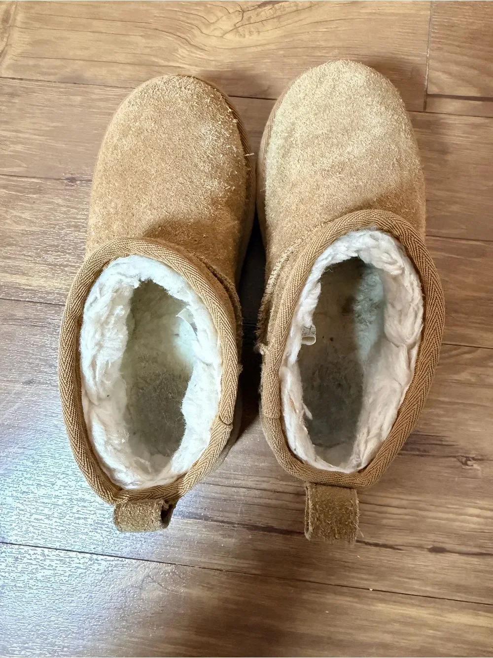 UGG girls youth